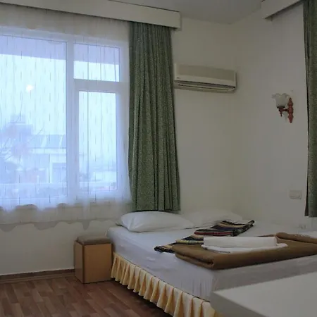 Hotel Huzur 2*